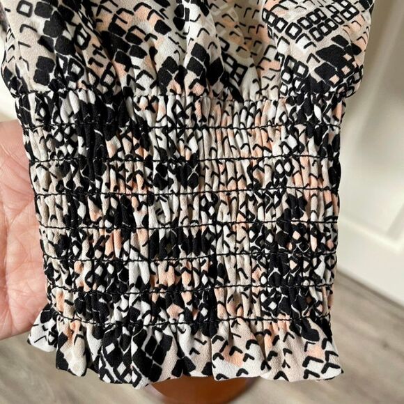 DR2 long sleeve printed button V neck blouse - Picture 5 of 12